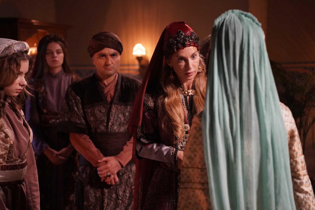 Mara Hatun and Gülşah Hatun facing loyalty tests in the Harem in 'Mehmed Fetihler Sultani' Episode 17.