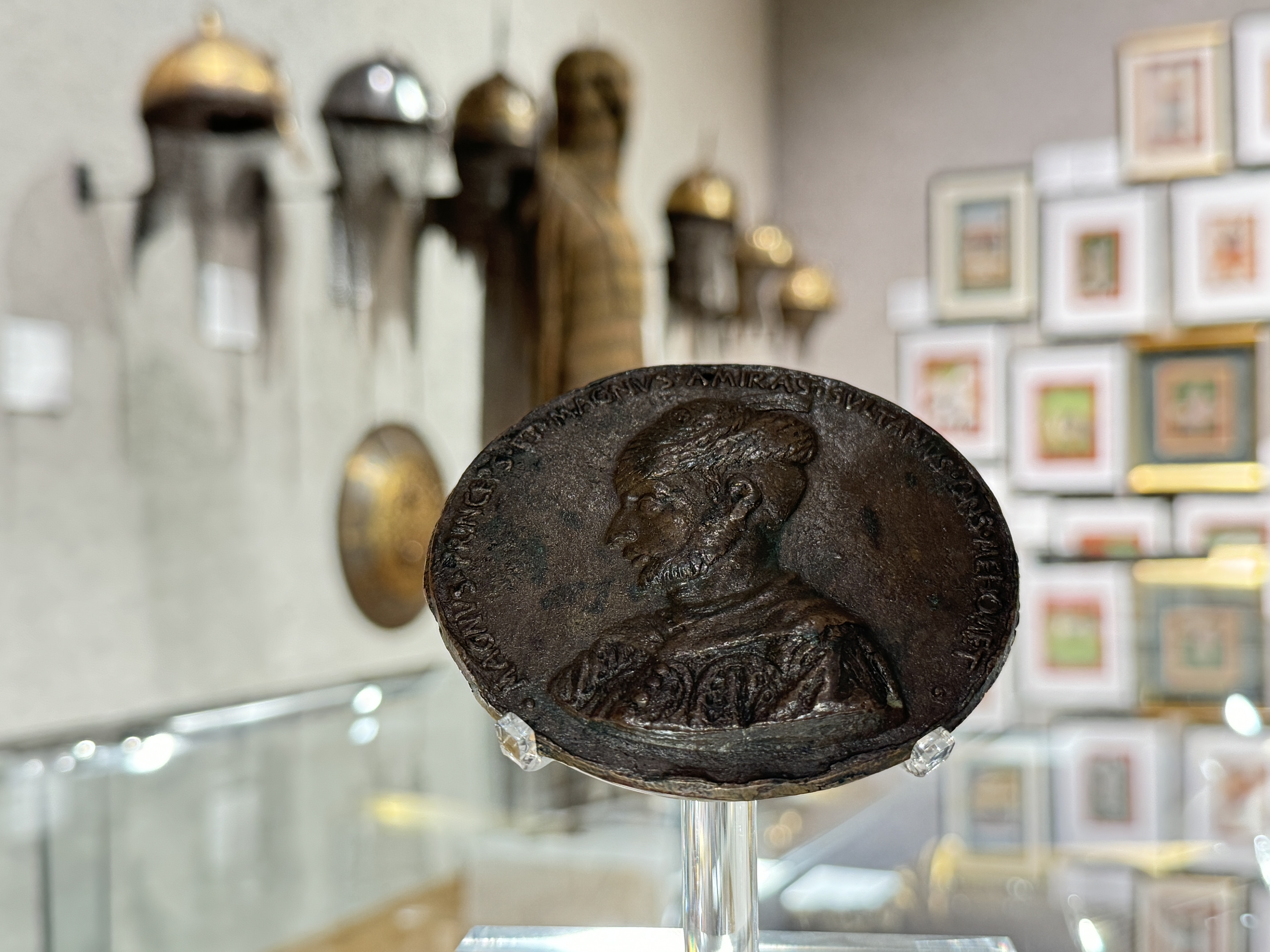 Sultan Mehmed II's mysterious medallion goes up for auction in London 14 Sultan Mehmed II's mysterious medallion goes up for auction in London