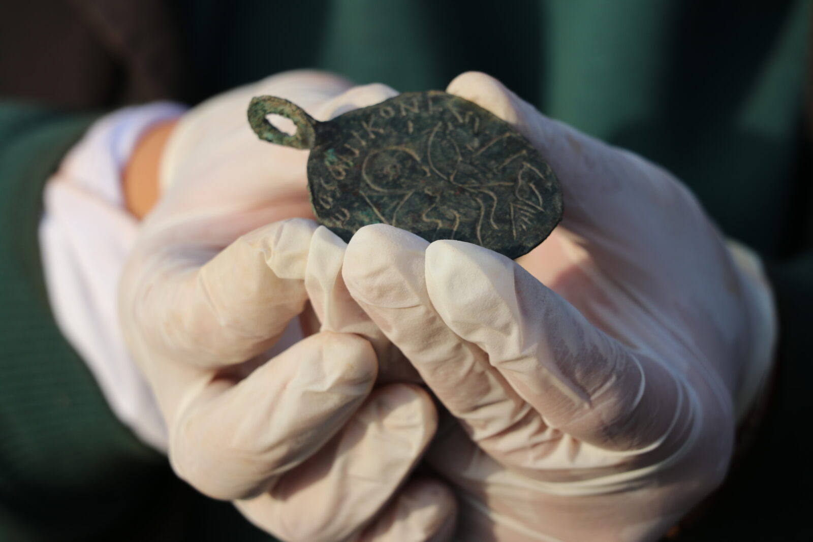 1,600-year-old Prophet Solomon pendant unearthed in Türkiye's Hadrianopolis 5 1,600-year-old Prophet Solomon pendant unearthed in Türkiye's Hadrianopolis