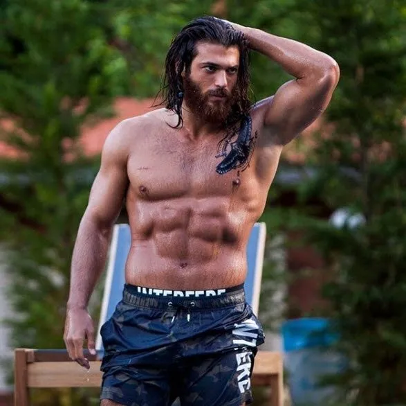 Can Yaman: from law graduate to international television star 17 Can Yaman: from law graduate to international television star