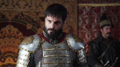Scene from Mehmed: Fetihler Sultanı Episode 24, featuring Sultan Mehmed strategizing amidst the siege of Constantinople.
